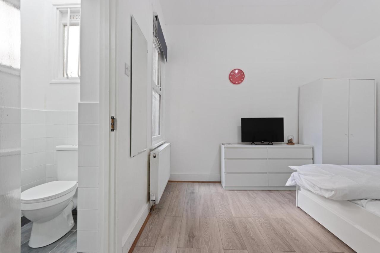 Fantastic 2Bd Barking Stay With Links To The City! Лондон Екстер'єр фото