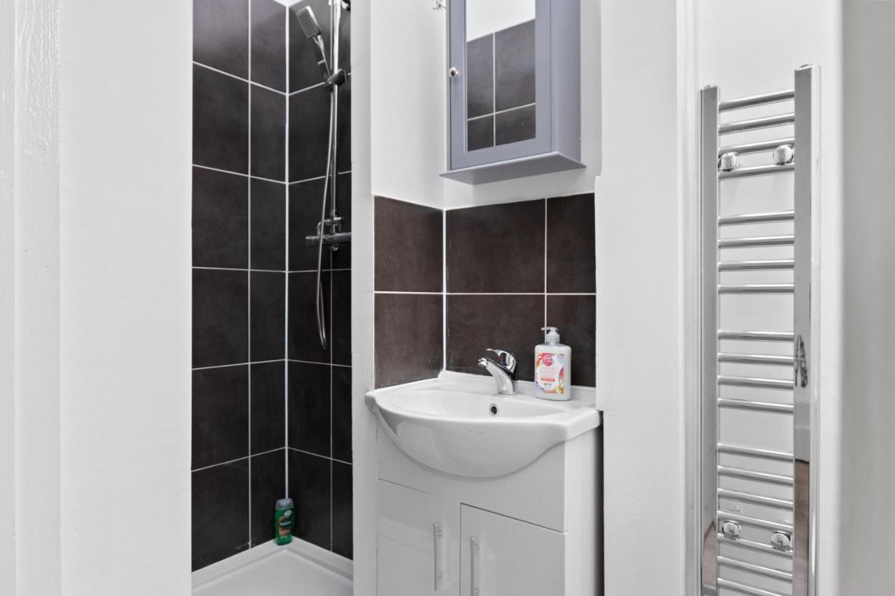 Fantastic 2Bd Barking Stay With Links To The City! Лондон Екстер'єр фото
